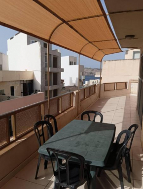 Cosy 3bedpenthouse In Bugibba By Homely
